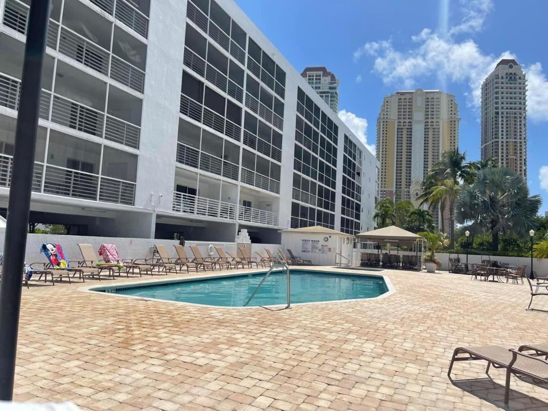 Le Frontenac Villa Sunny Isles Beach Dış mekan fotoğraf